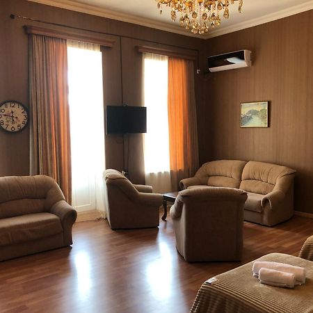 Bookinist Apartment Kutaisi Esterno foto