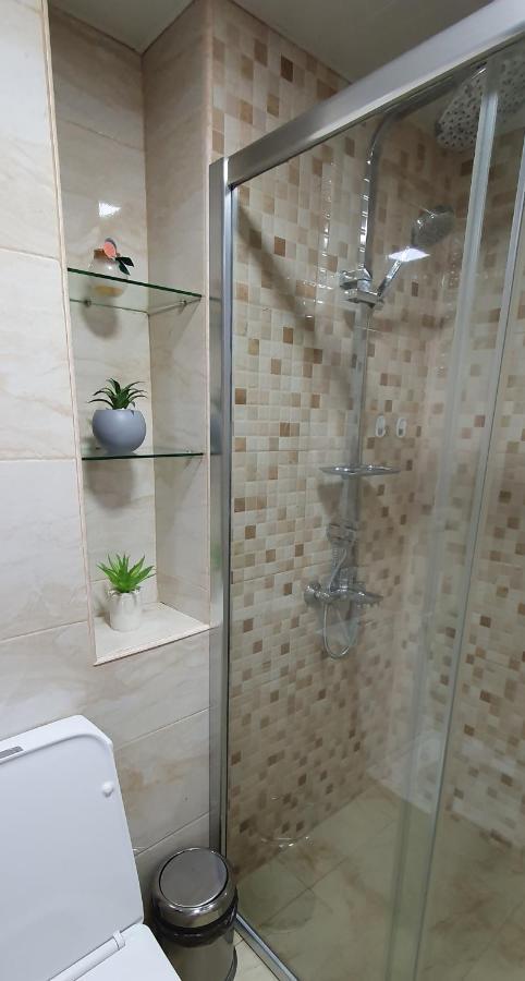 Bookinist Apartment Kutaisi Esterno foto