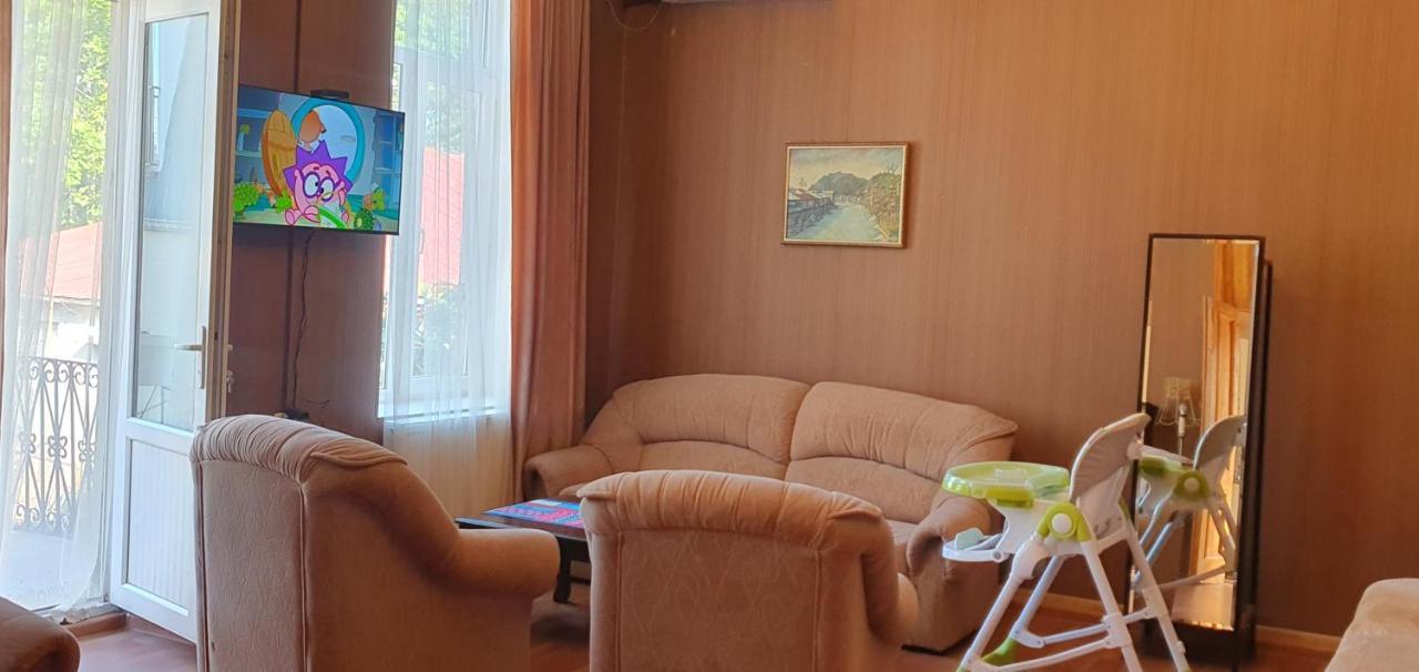 Bookinist Apartment Kutaisi Esterno foto