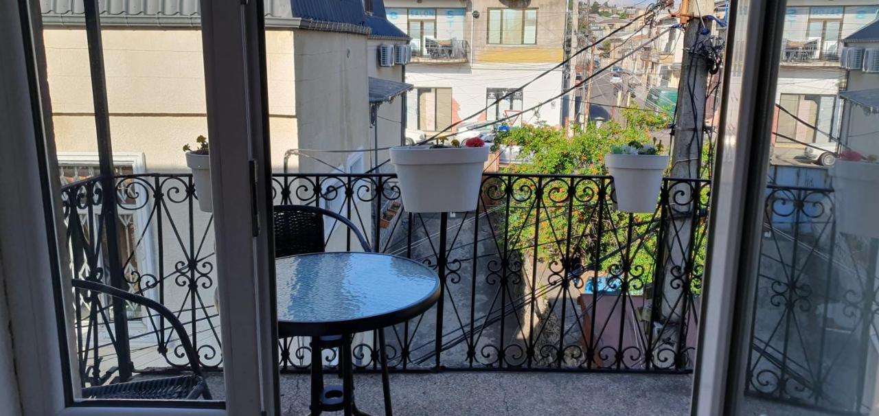 Bookinist Apartment Kutaisi Esterno foto