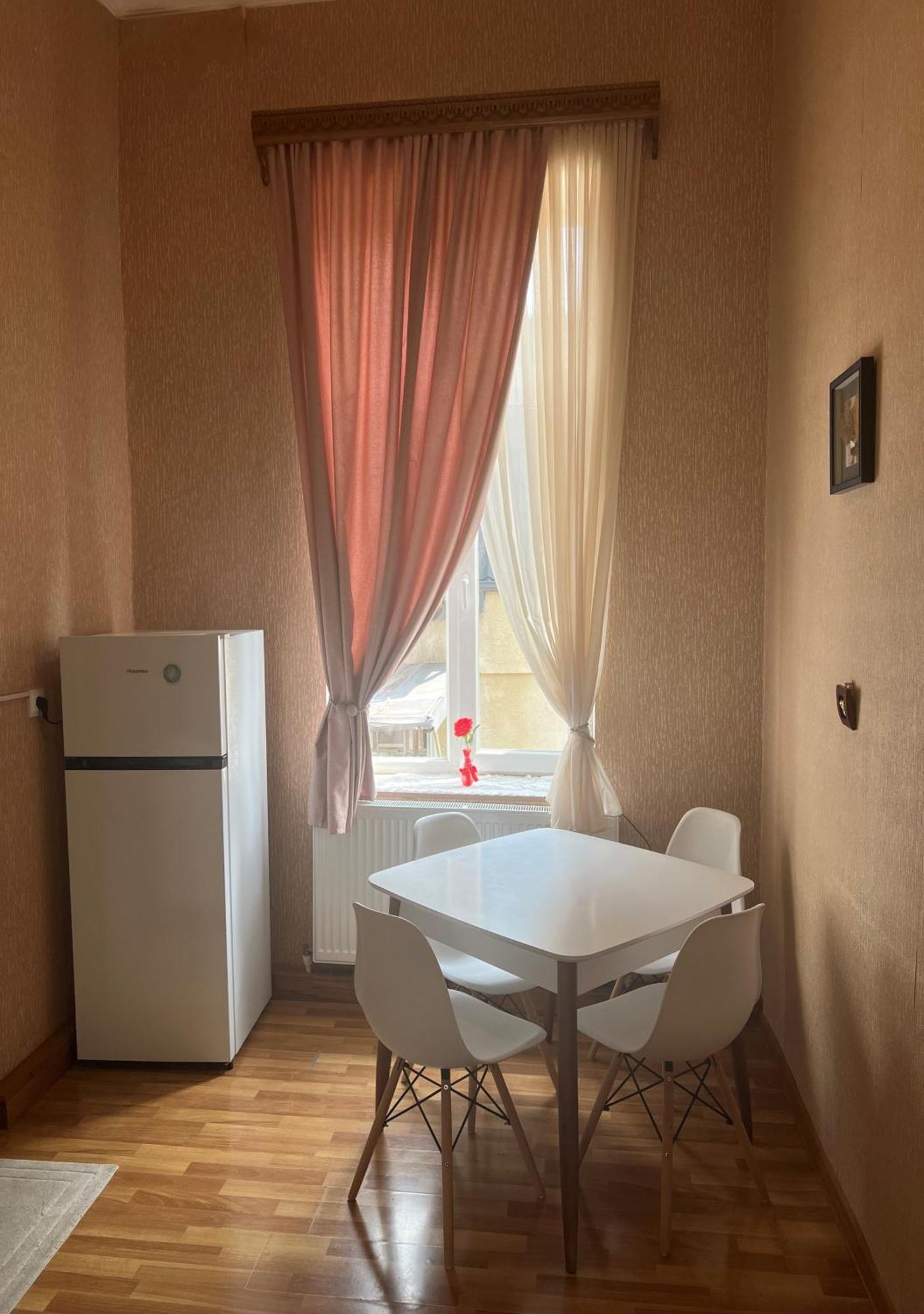 Bookinist Apartment Kutaisi Esterno foto